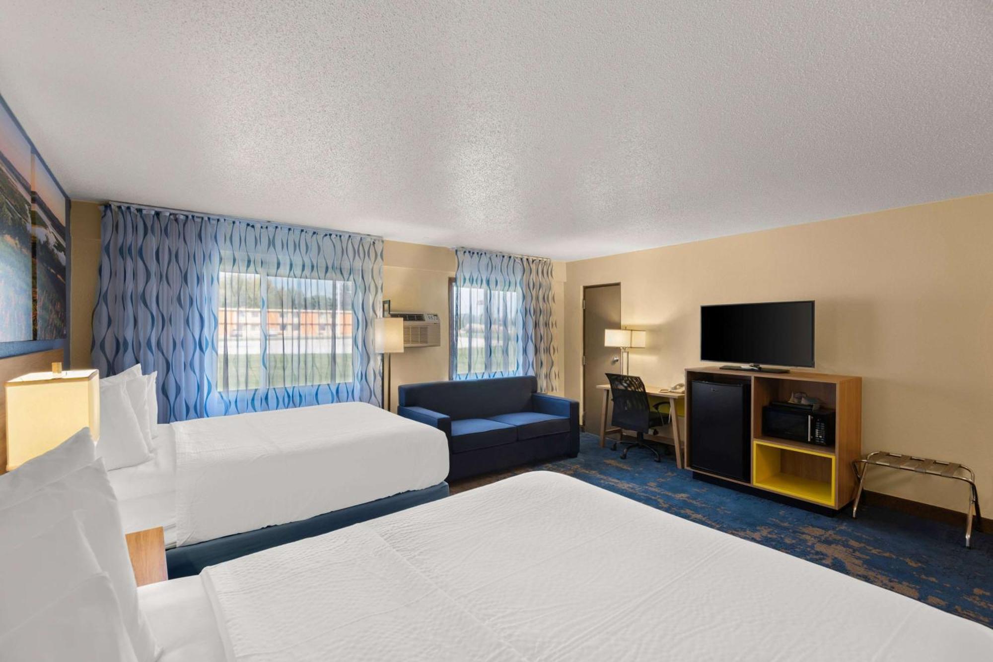 Days Inn By Wyndham Ньютон Экстерьер фото