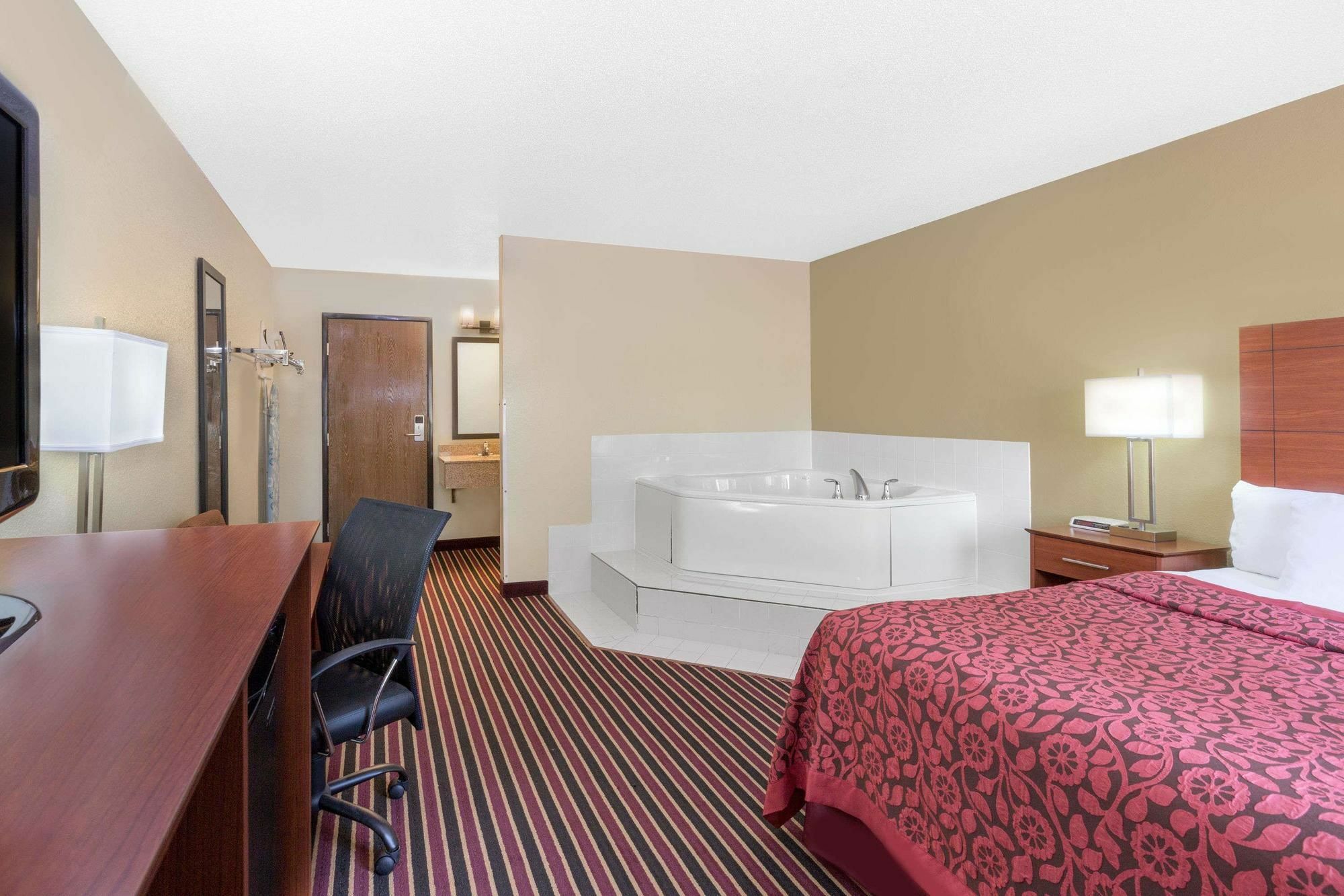 Days Inn By Wyndham Ньютон Экстерьер фото